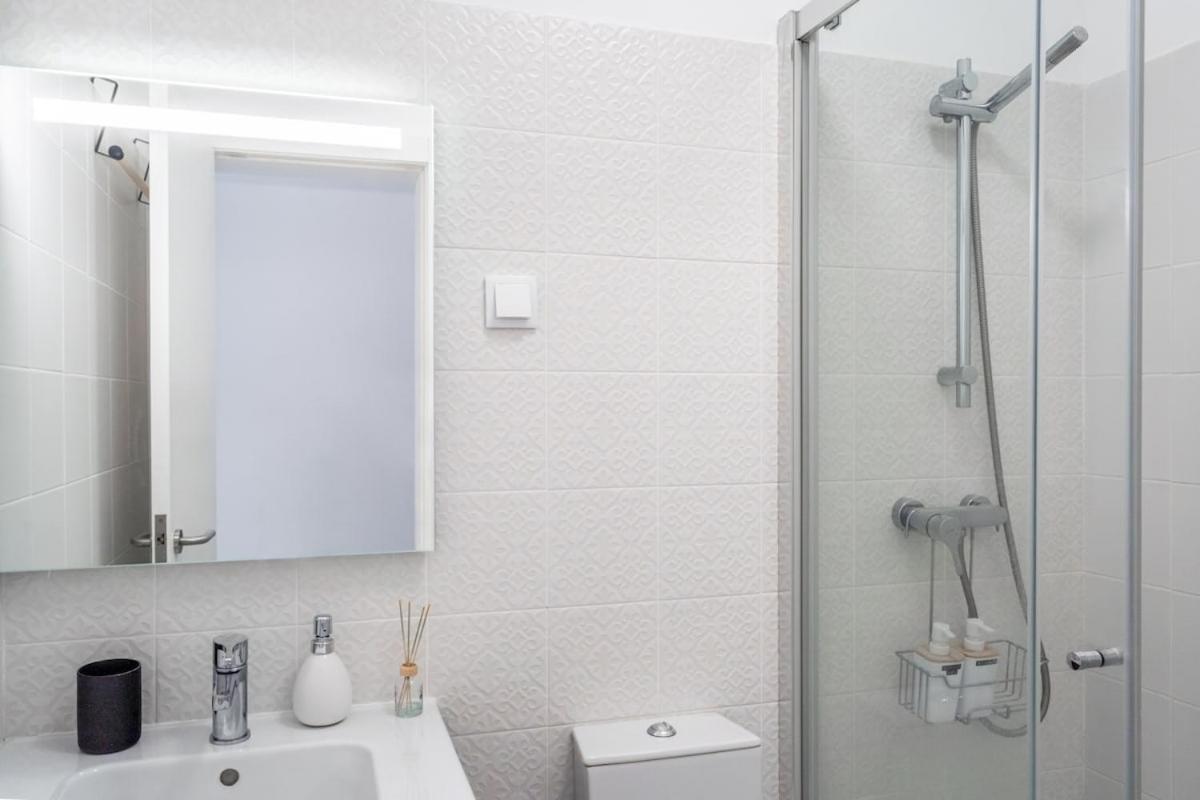 Appartement Lovely 2 Bed In The Heart Of With Ac