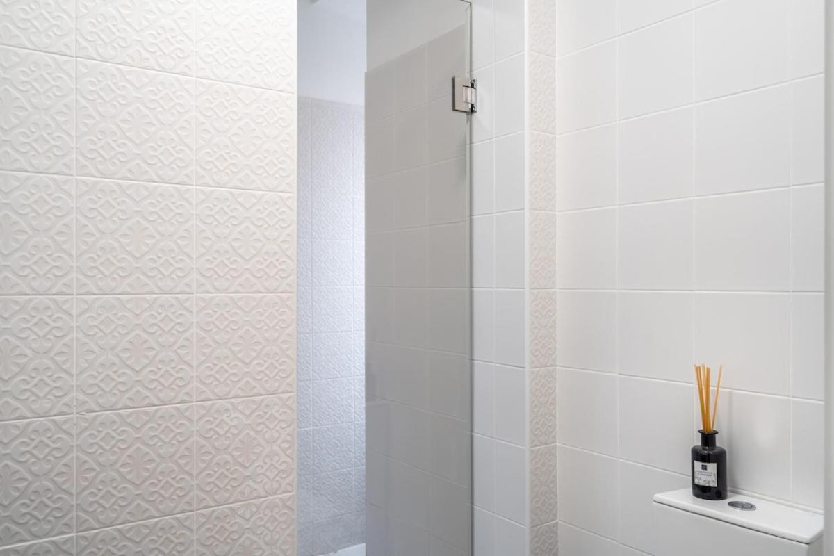 Appartement Lovely 2 Bed In The Heart Of With Ac
